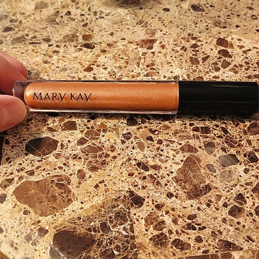 Beach Bronze: Unlimited Lip Gloss
